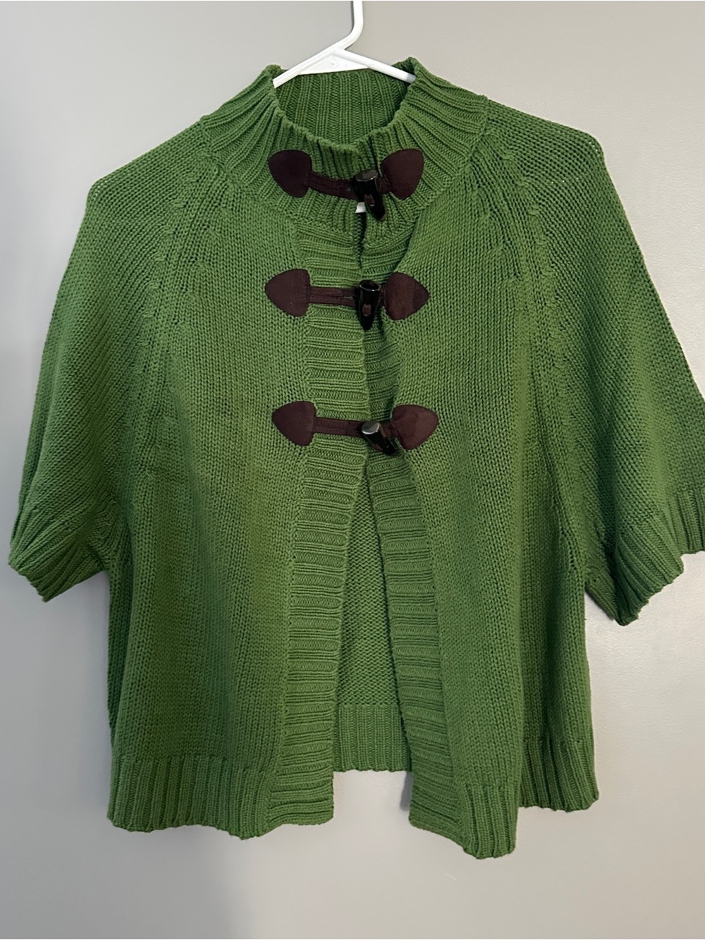 Old Navy Women's Green Knit Mock Neck Toggle Cape Sweater XS Short Sleeve
